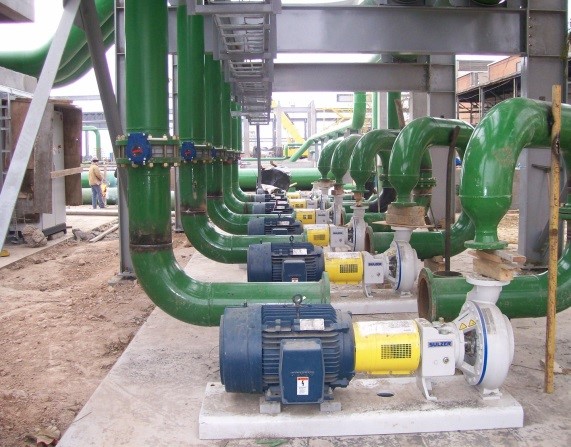 A) Construcción de estructura tipo Pipe Rack